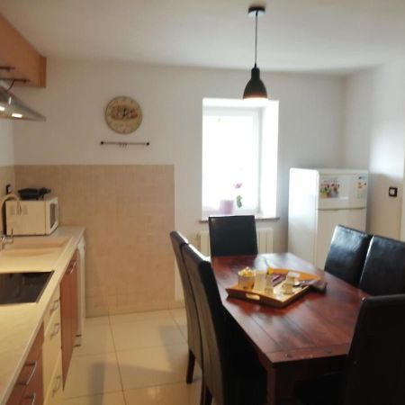 App Isabel Apartment Zminj Exterior photo